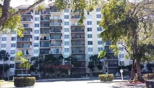 4164 Inverrary Drive # 102, Lauderhill FL 33319