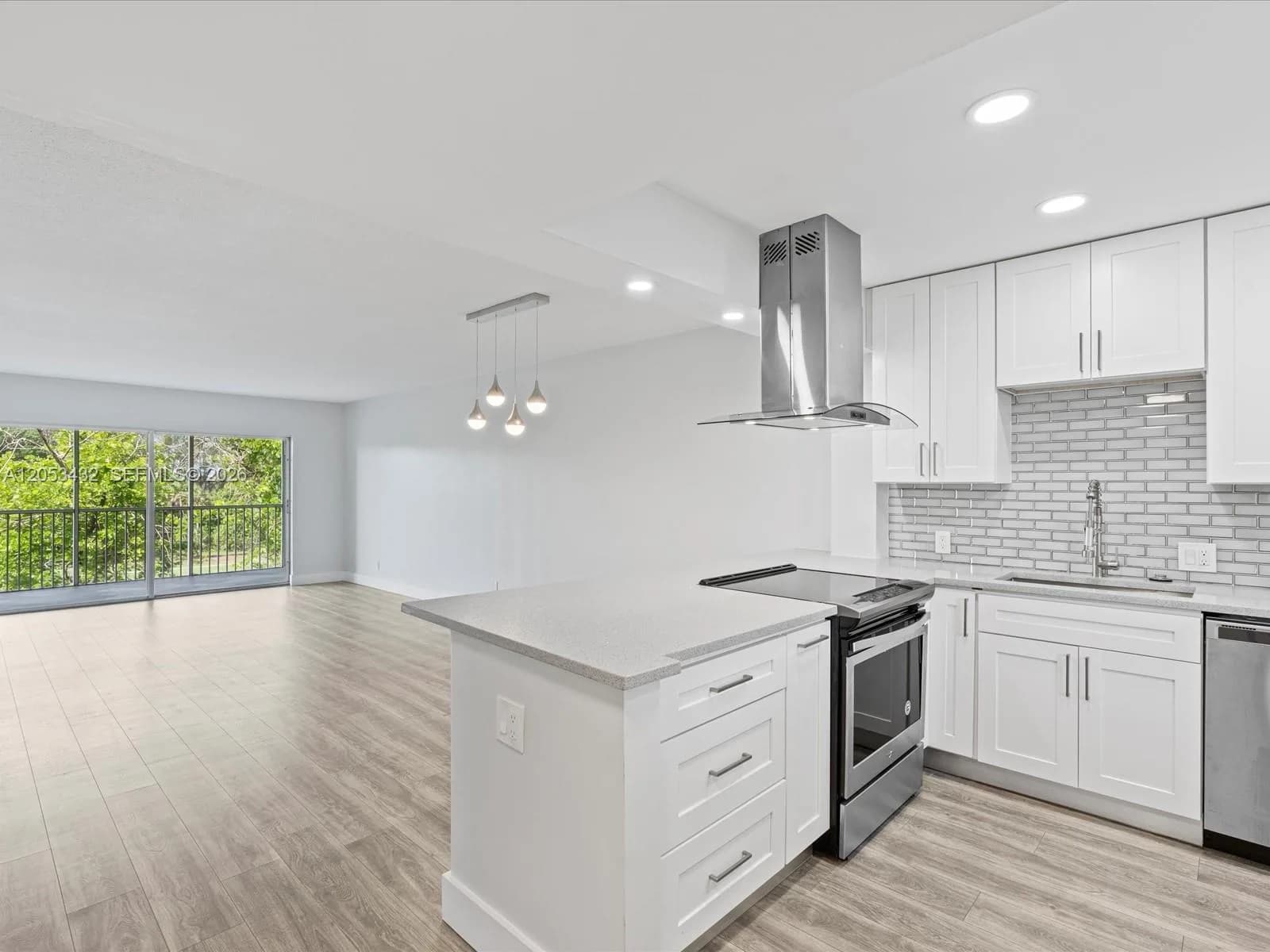 3150 N Palm Aire Dr # 406, Pompano Beach, FL 33069