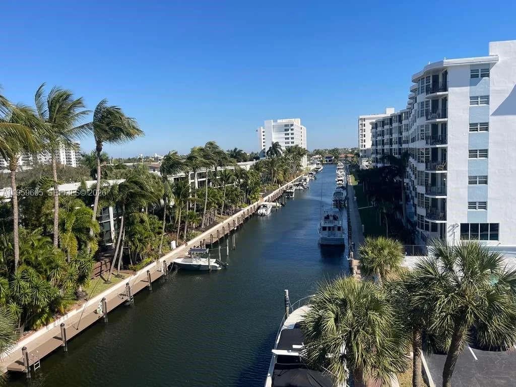 4800 Bayview Dr # 505, Fort Lauderdale, FL 33308