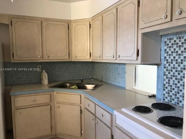 1530 NE 191st St # 240, Miami, FL 33179