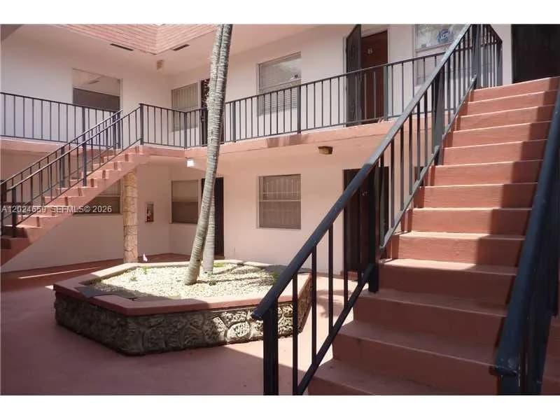 344 SW 1st St # 9, Pompano Beach, FL 33060