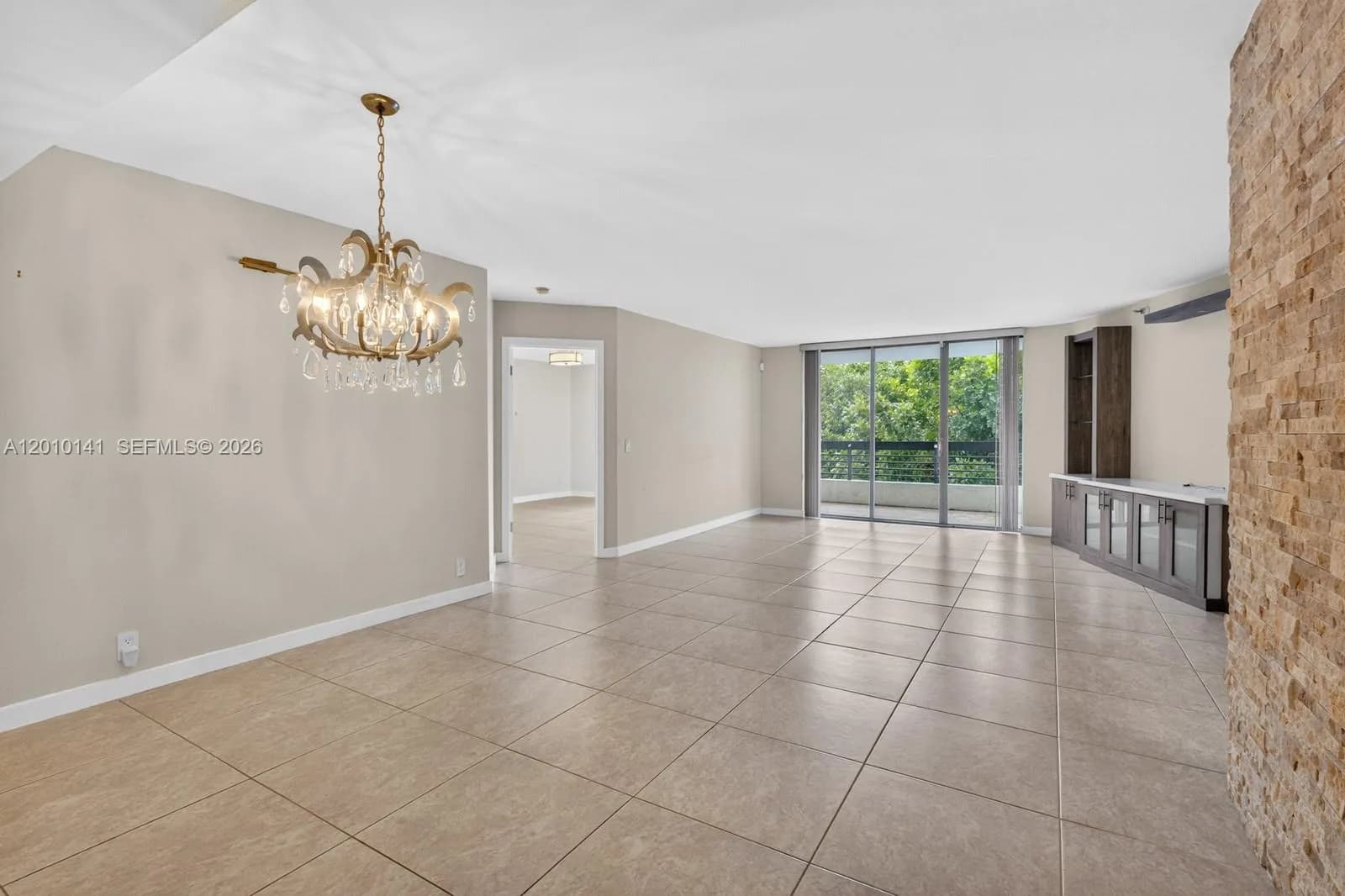 3500 Mystic Pointe Dr # 302, Aventura FL 33180