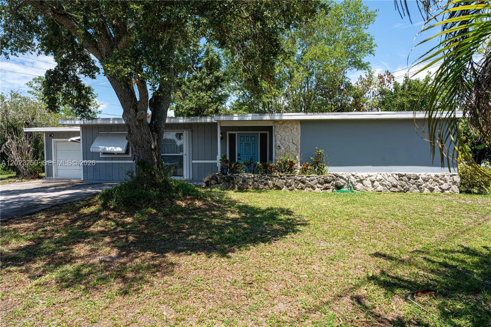 982 SW Airoso Blvd, Port St. Lucie FL 34983