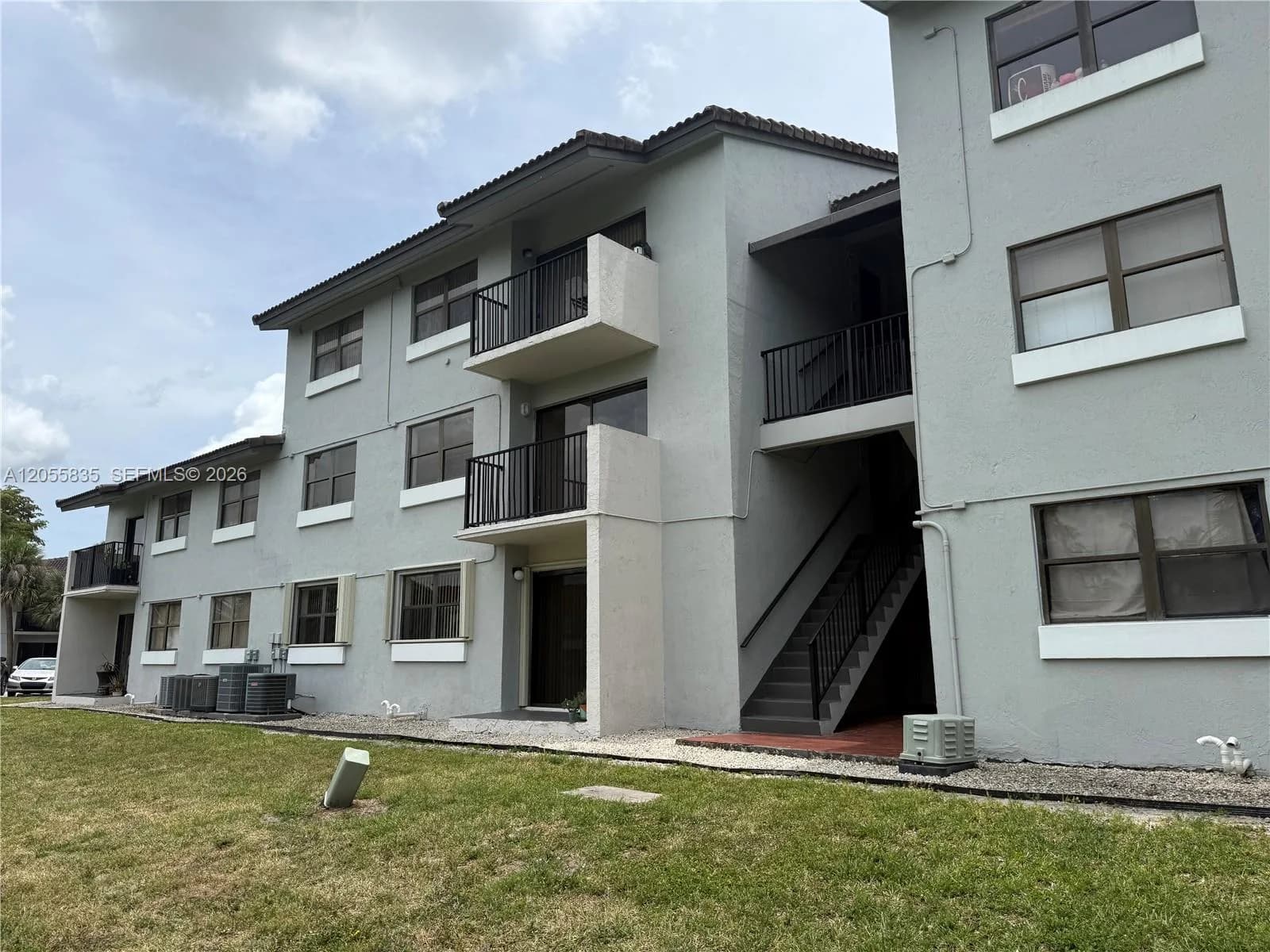 7195 NW 179th St # 211, Hialeah, FL 33015