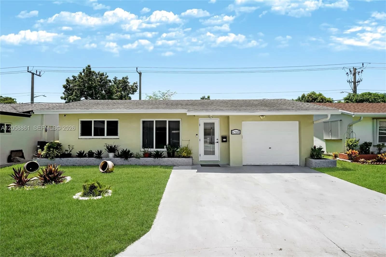 6708 NW 57th Ct, Tamarac FL 33321