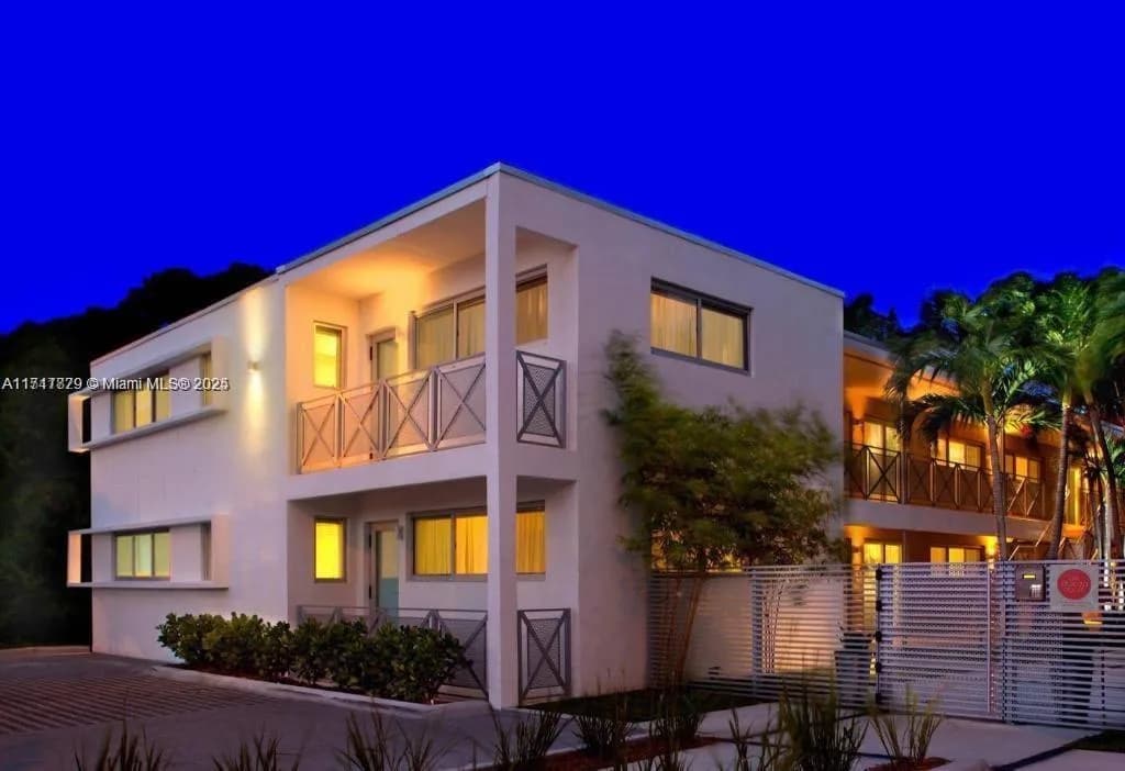 1816 Meridian Ave # 4, Miami Beach, FL 33139