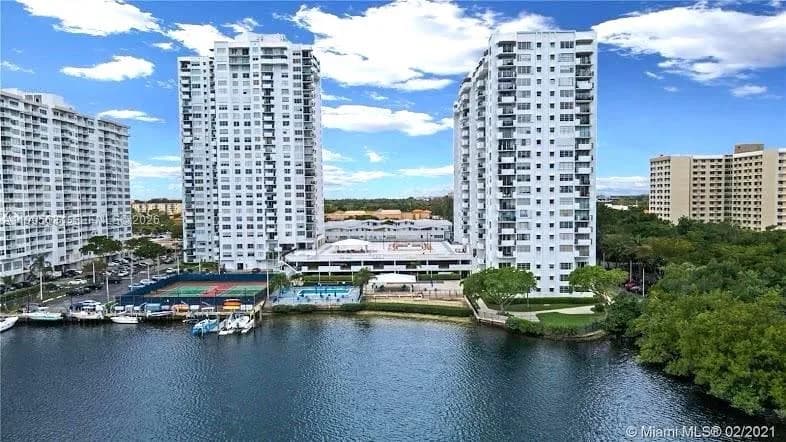 2750 NE 183rd St # 2407, Aventura FL 33160