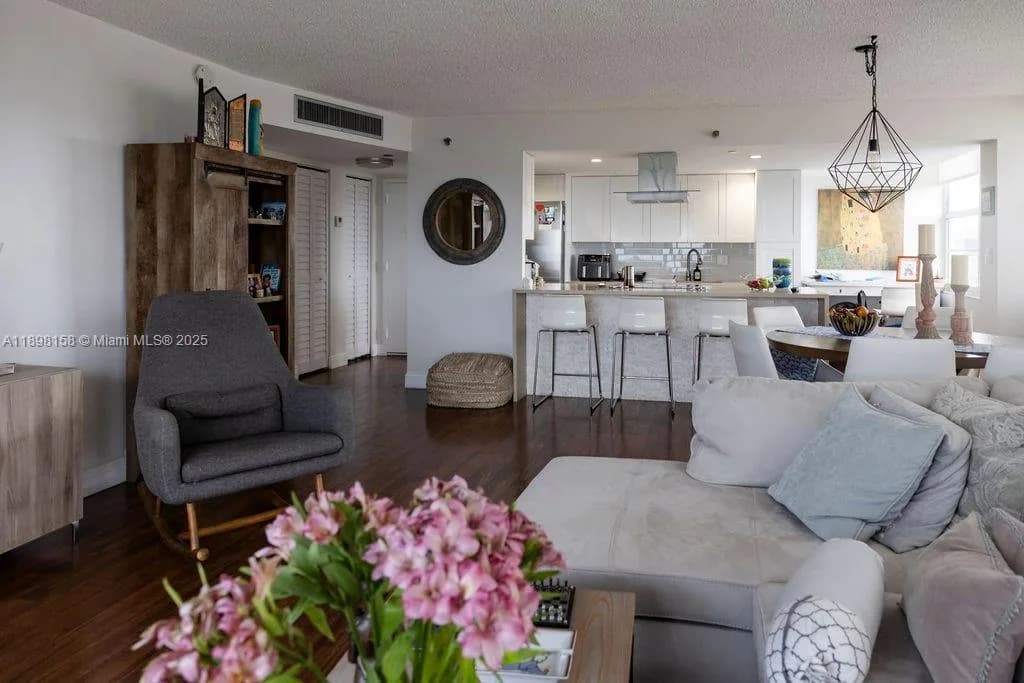 1300 Saint Charles Place # PH12, Pembroke Pines FL 33026