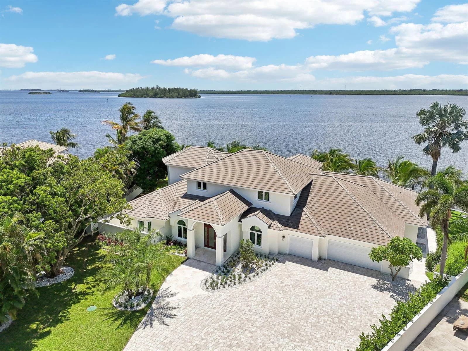 526 Point Lane, Vero Beach FL 32963