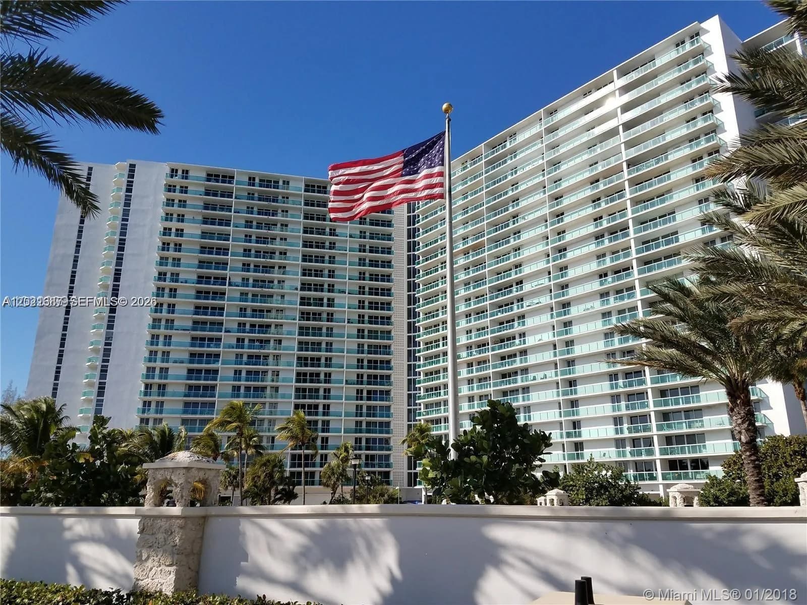 100 Bayview Dr # 1428, Sunny Isles Beach FL 33160
