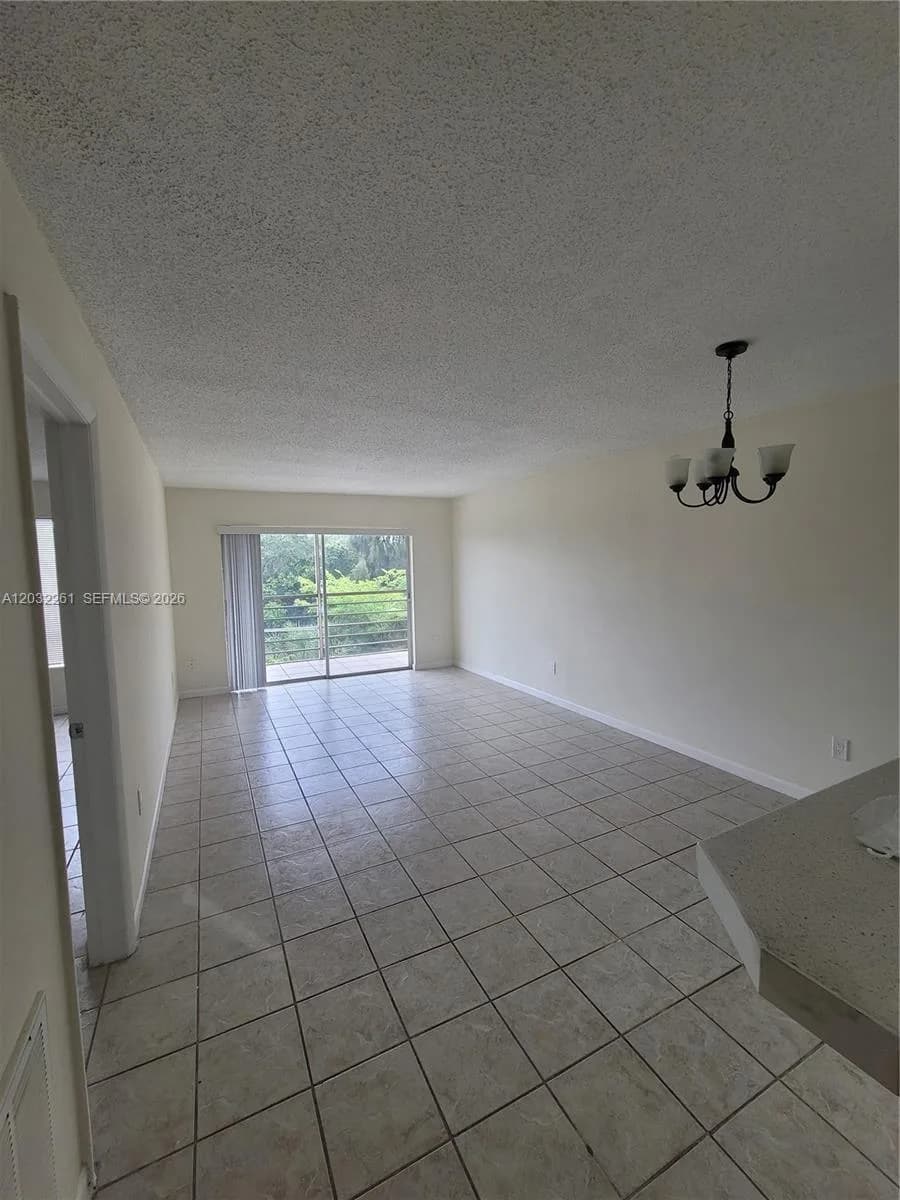 2800 NW 56th Ave # E401, Lauderhill FL 33313