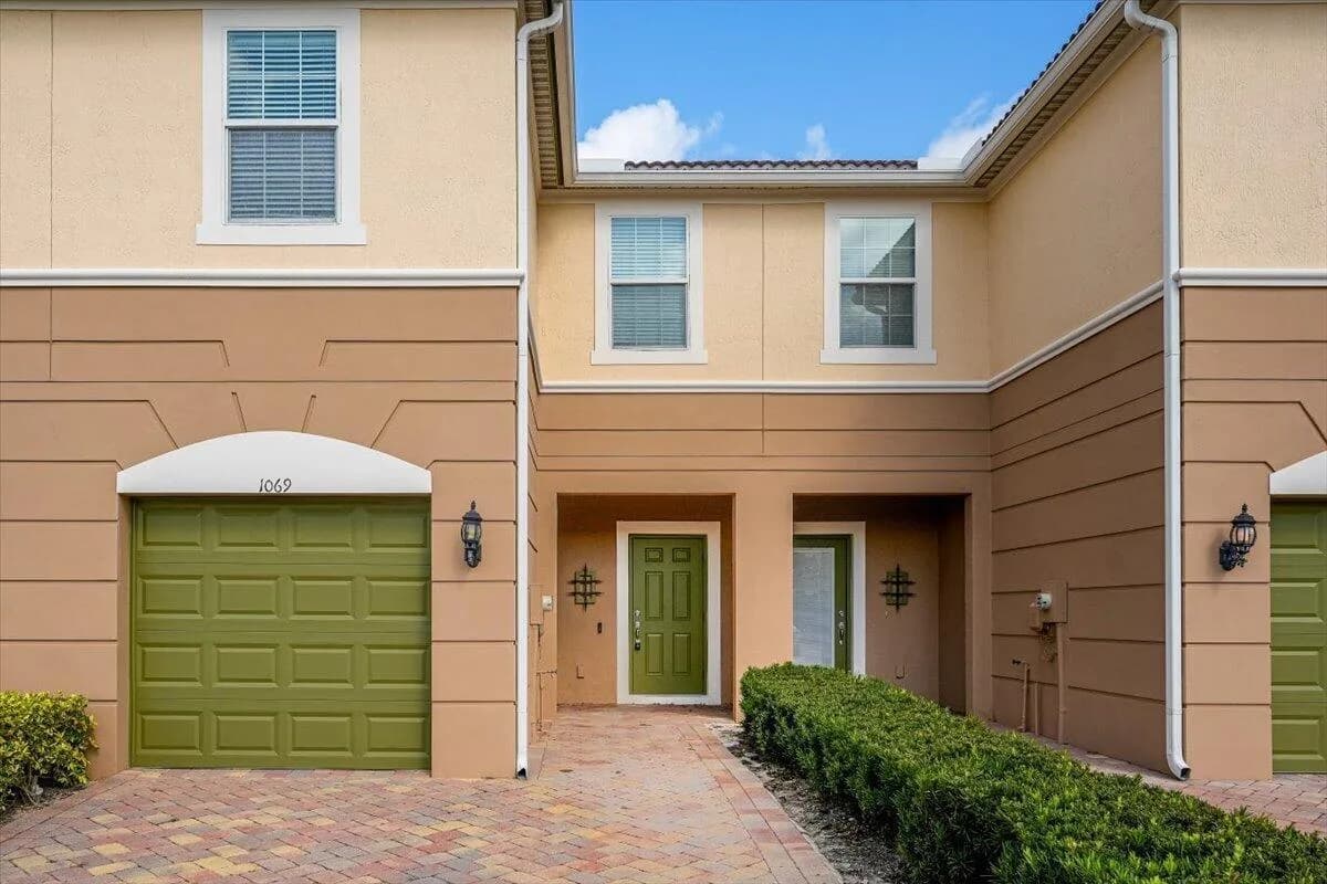 1069 Normandie Way, Vero Beach FL 32960