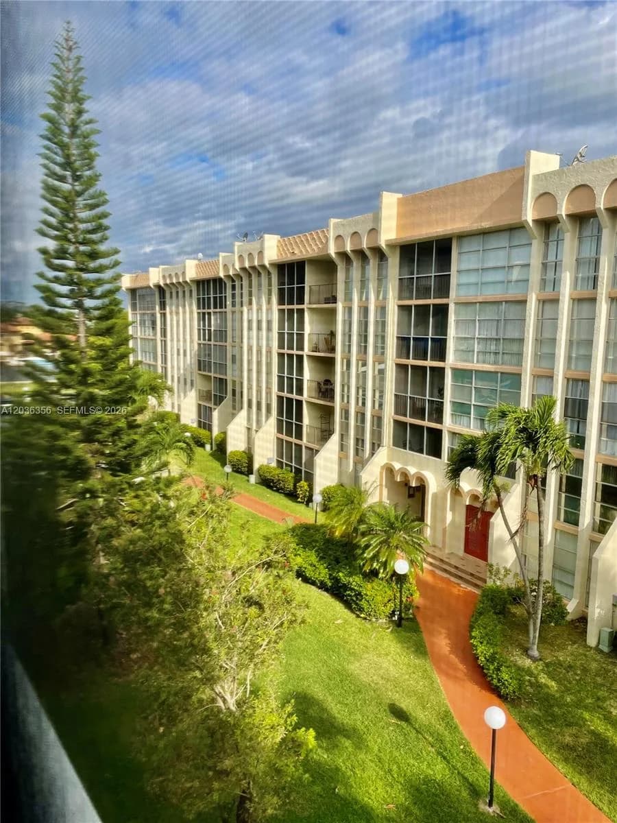 851 Three Islands Blv # 414, Hallandale Beach FL 33009
