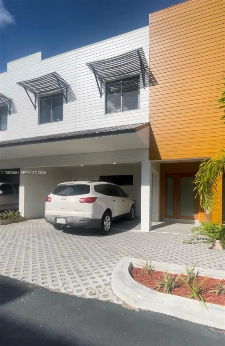957 NW 10th St # 2, Florida City, FL 33034