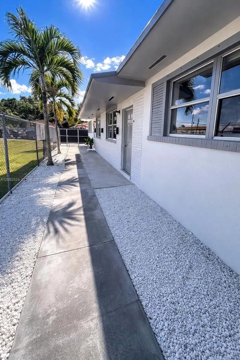 2931 NW 47th St # 3, Miami, FL 33142