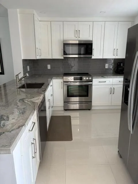 424 SE 10th Street # 203, Dania Beach FL 33004
