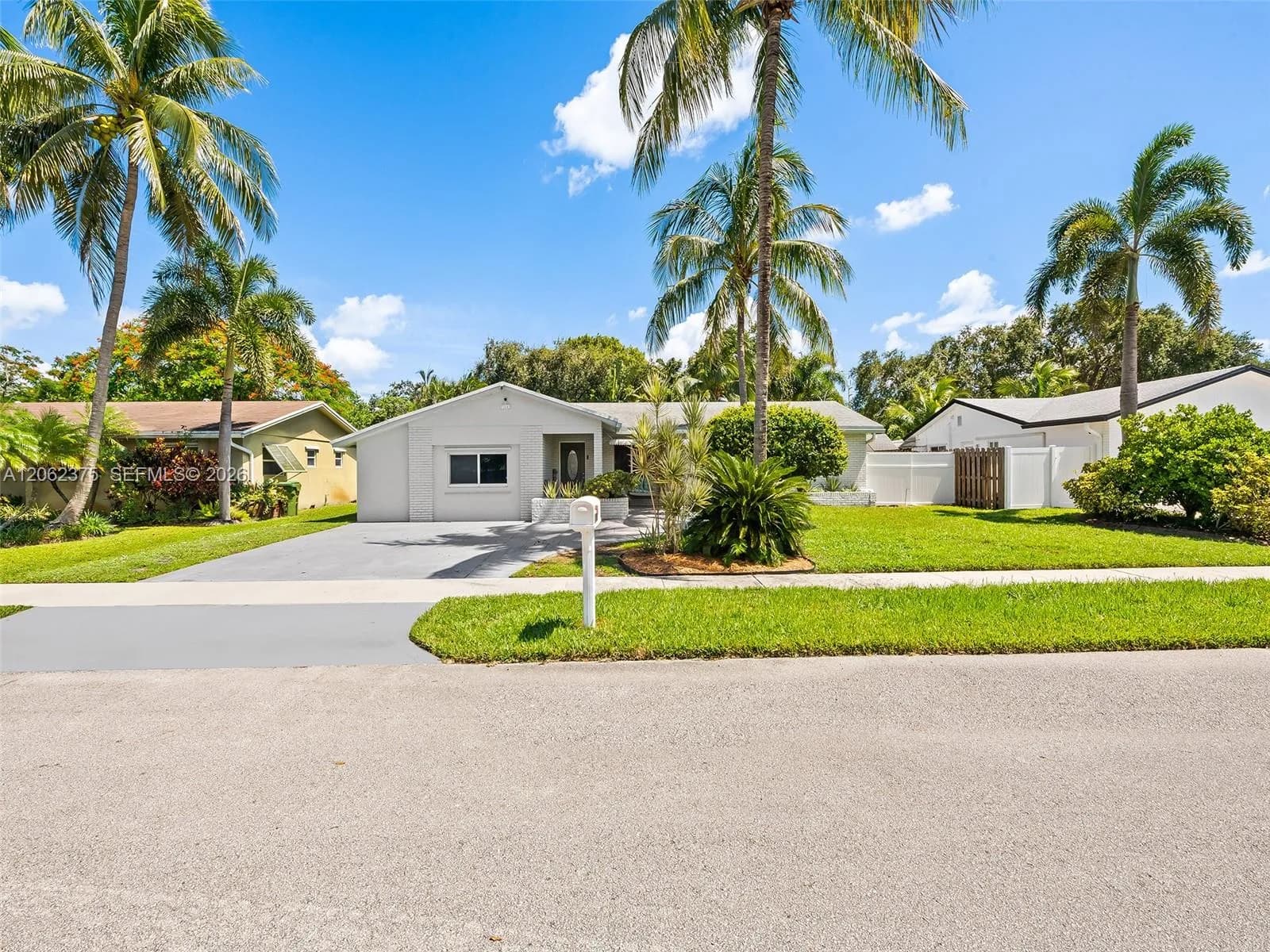 2841 NW 69th Ct, Fort Lauderdale, FL 33309