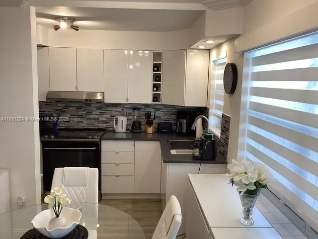 3133 S Ocean Dr # 118, Hallandale Beach, FL 33009