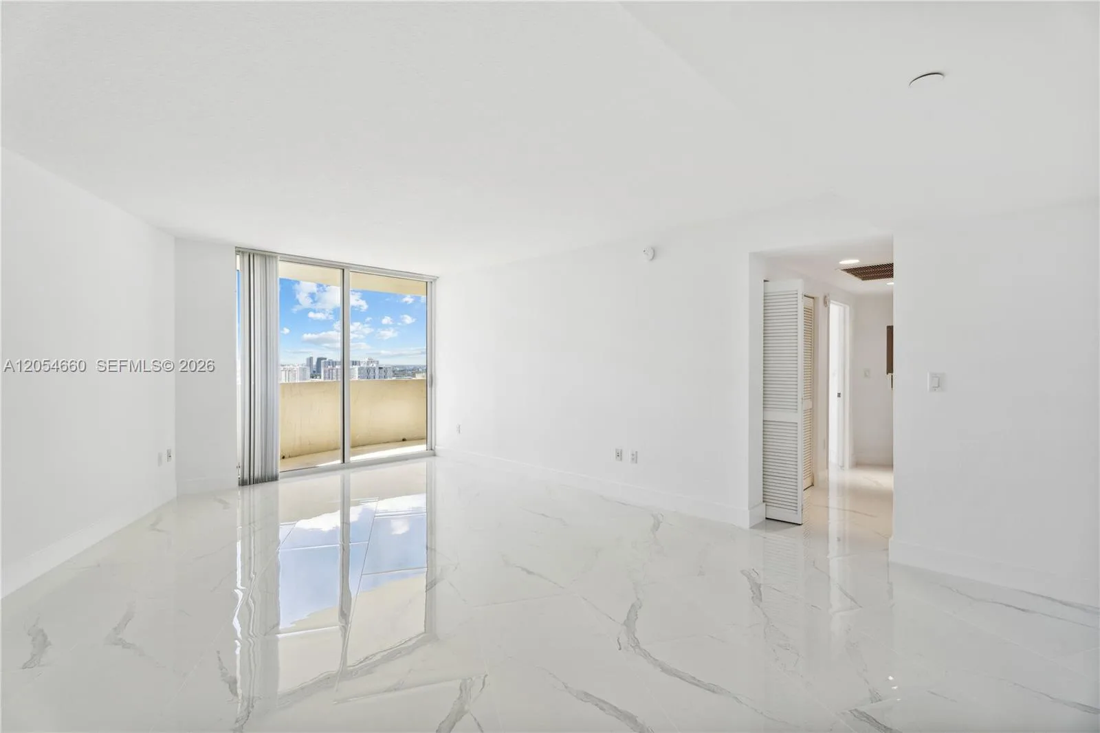 19501 W COUNTRY CLUB DR # 2506, Aventura, FL 33180