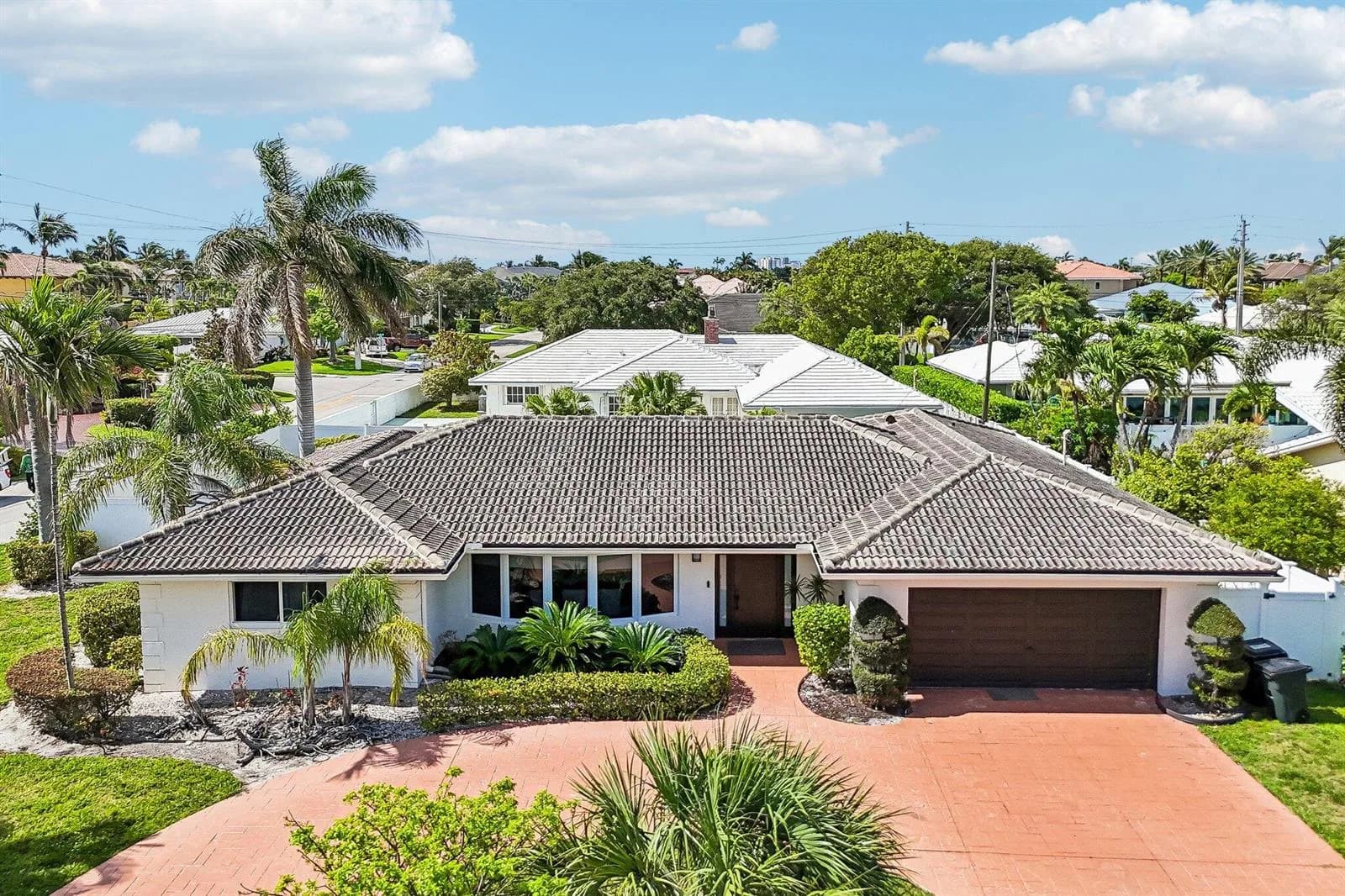 2940 NE 39th Court, Lighthouse Point FL 33064
