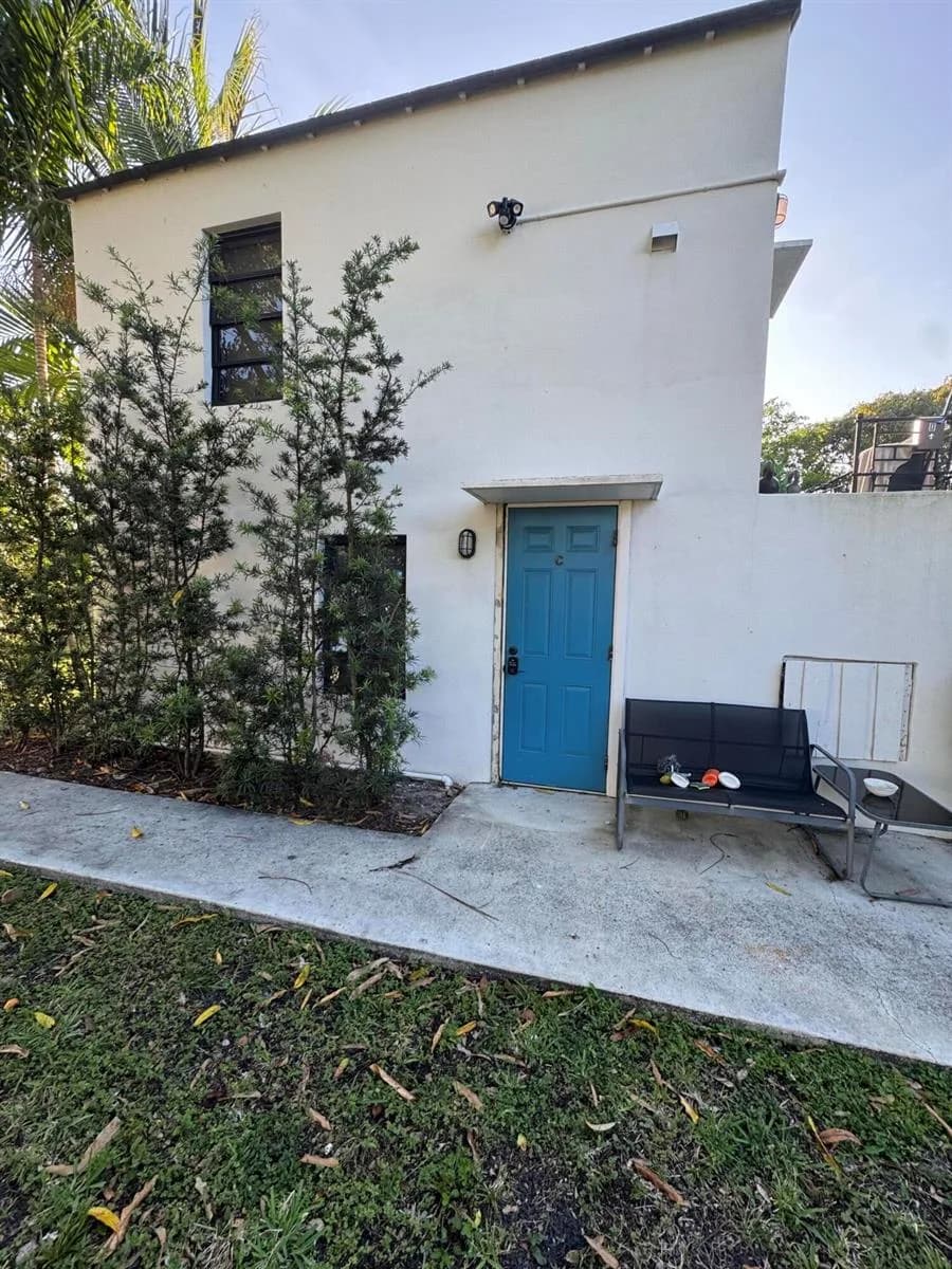 2541 NE 181st Street # C, North Miami Beach FL 33160
