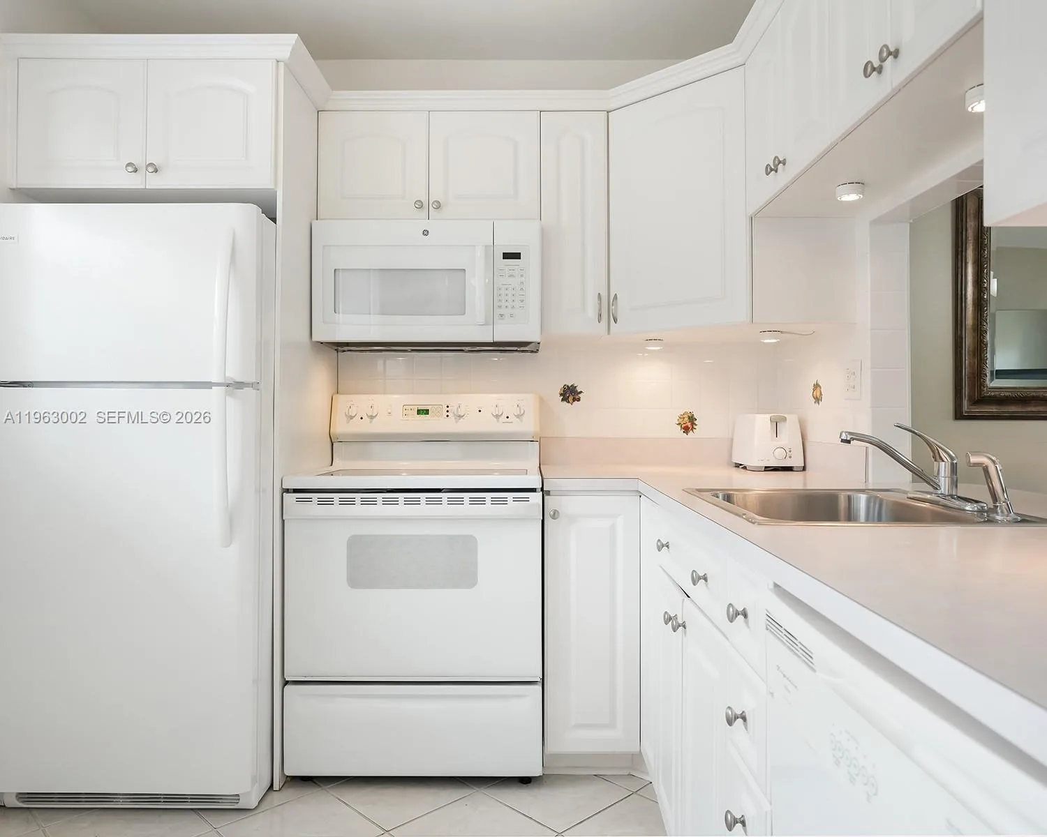 4805 NW 35th St # 506, Lauderdale Lakes FL 33319