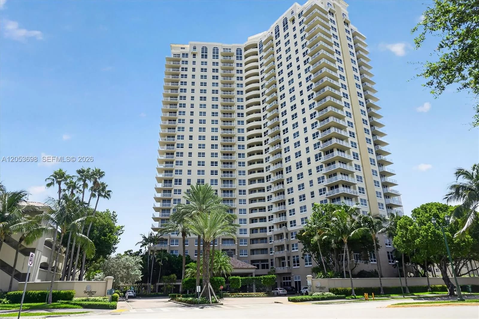 19501 W Country Club Dr # 2401, Aventura FL 33180