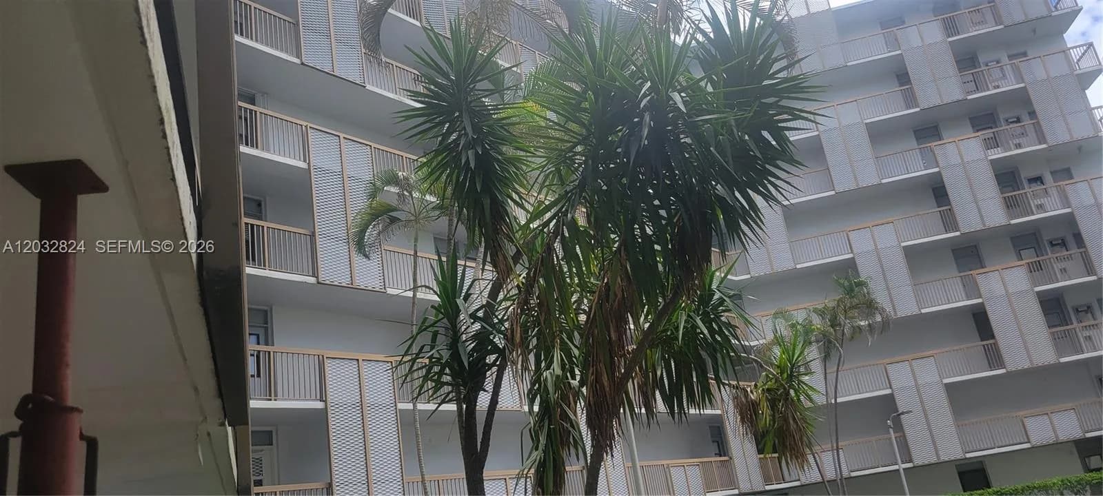 3401 N Country Club Dr # 110, Aventura FL 33180