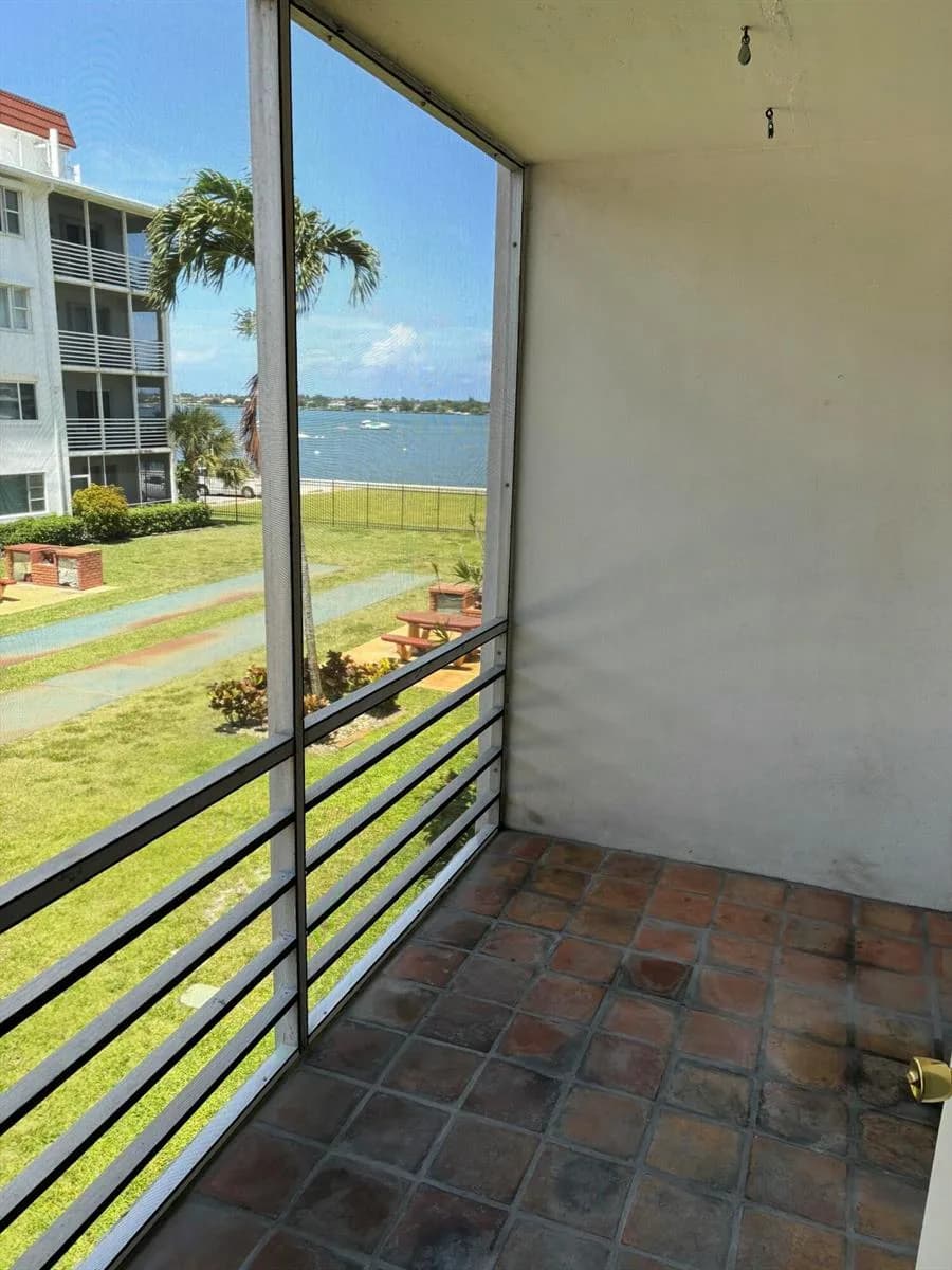 4500 N Flagler Drive # C9, West Palm Beach FL 33407