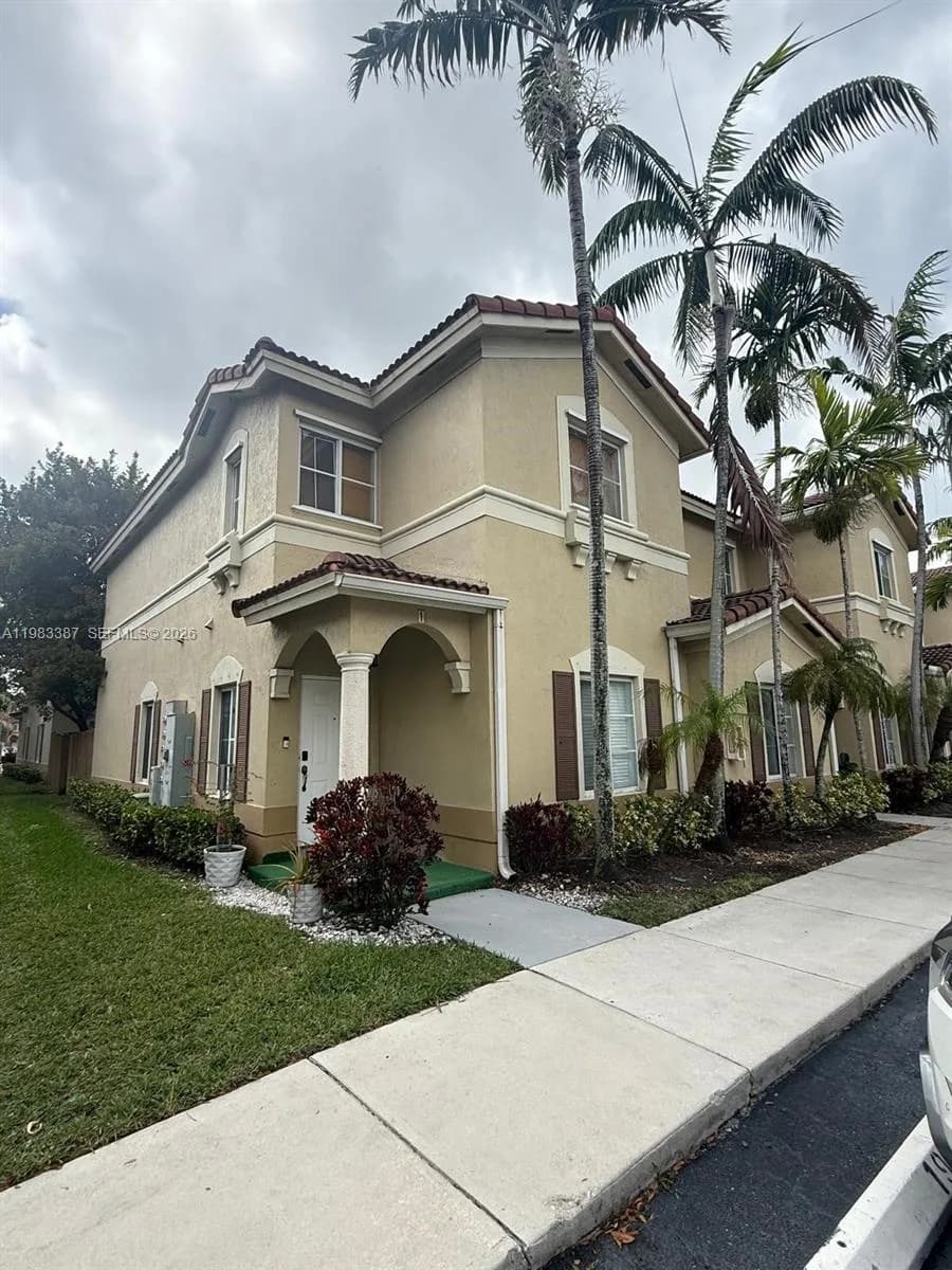 10776 NW 83rd Ter # 1-19, Doral FL 33178