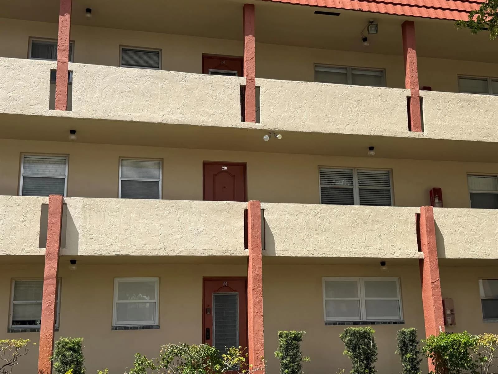 8051 Sunrise Lakes Drive N # 210, Sunrise FL 33322