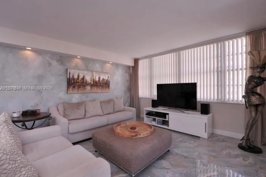 18041 Biscayne Blvd # 1104, Aventura FL 33160