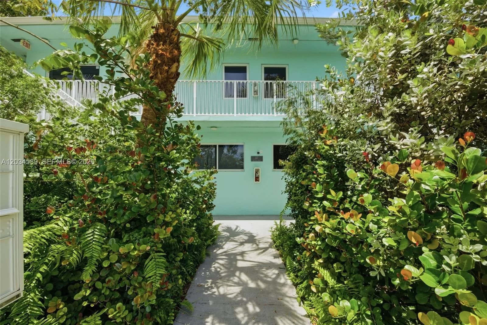 127 NW 74th St # 3, Miami, FL 33150