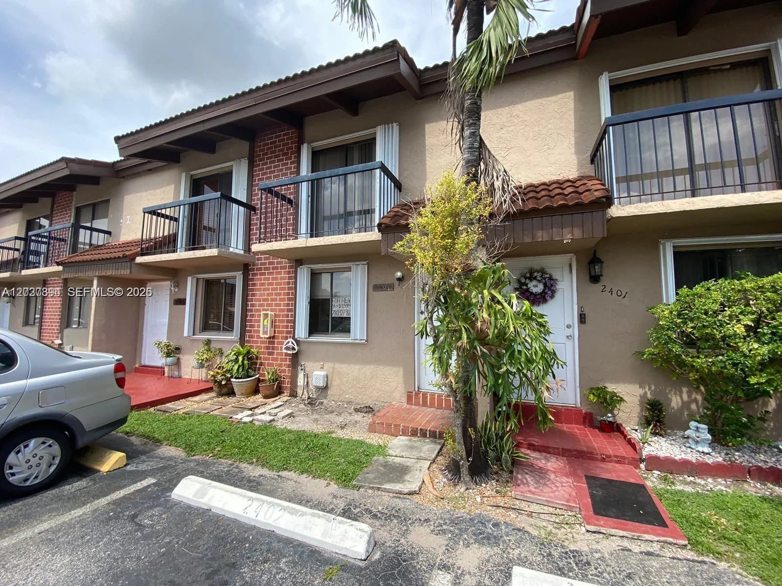 1813 SW 107th Ave # 2402, Miami, FL 33165