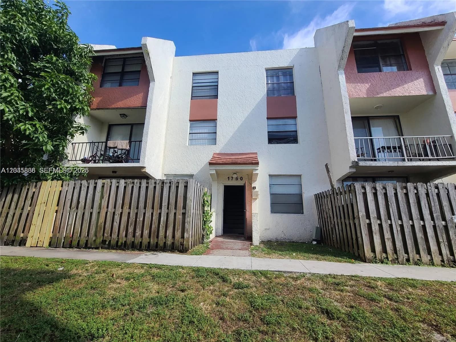 1750 NW 55th Ave # 103, Lauderhill, FL 33313