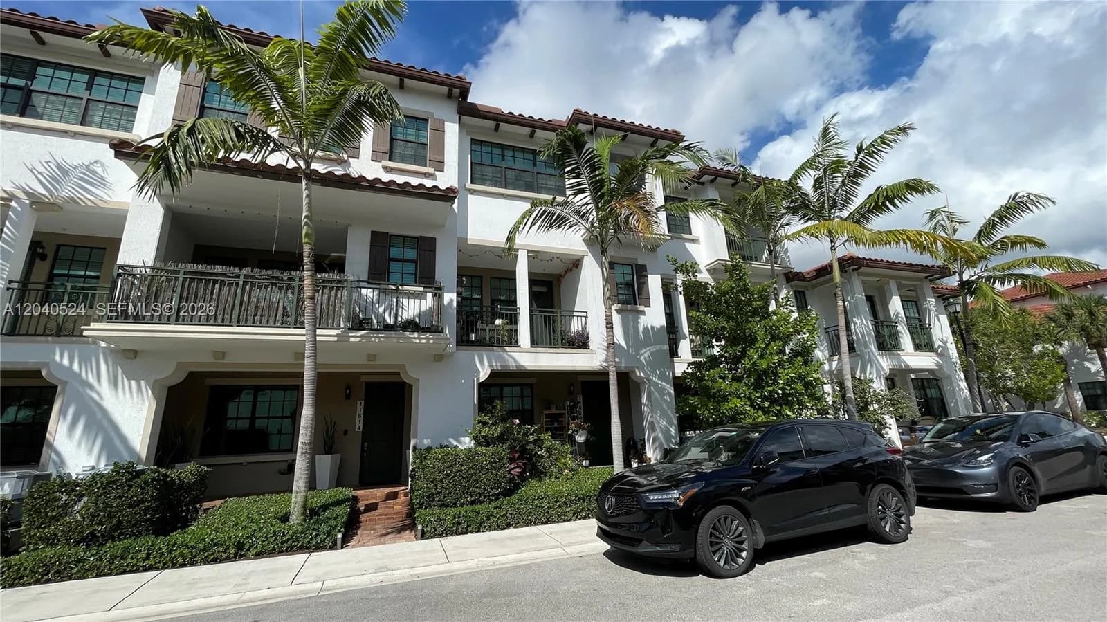 11618 SW 13th Ct, Pembroke Pines, FL 33025