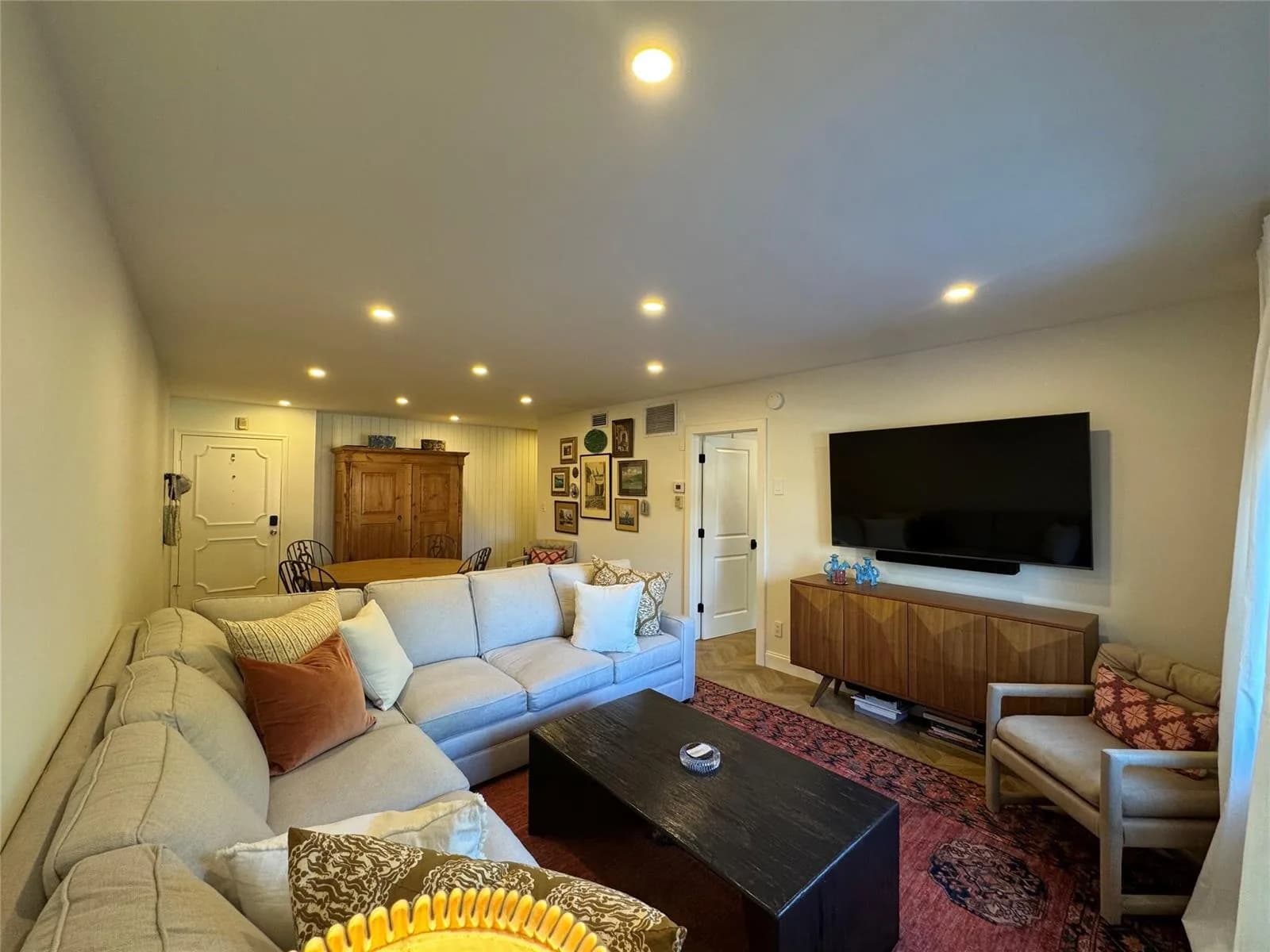 9 NE 19th Court # 211C, Wilton Manors FL 33305