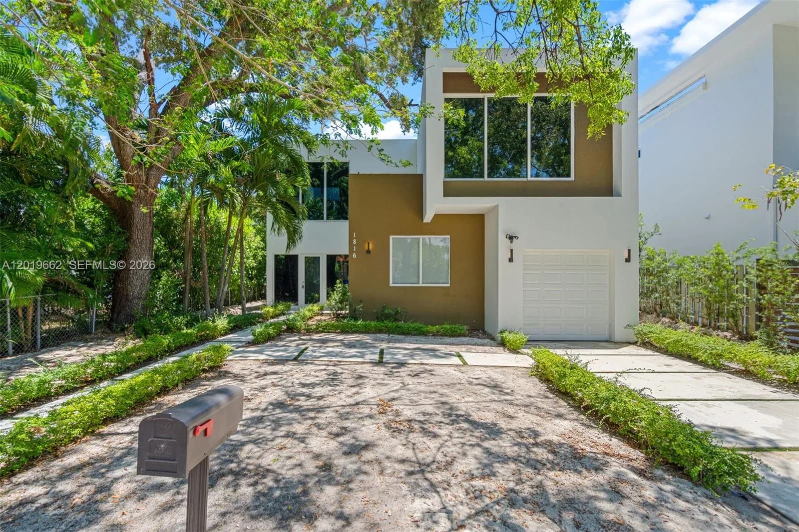 1816 SW 23rd St, Miami FL 33145