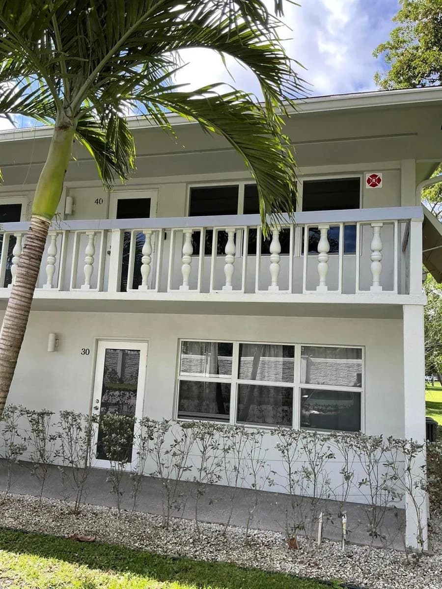 40 Ventnor Drive, Deerfield Beach FL 33442