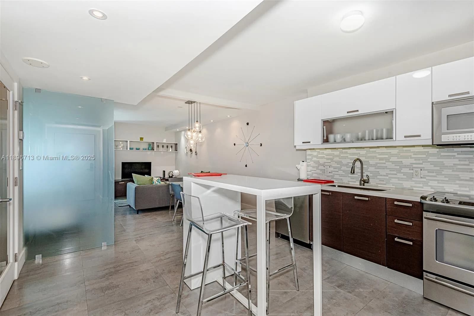 2301 Collins Ave # 723, Miami Beach, FL 33139