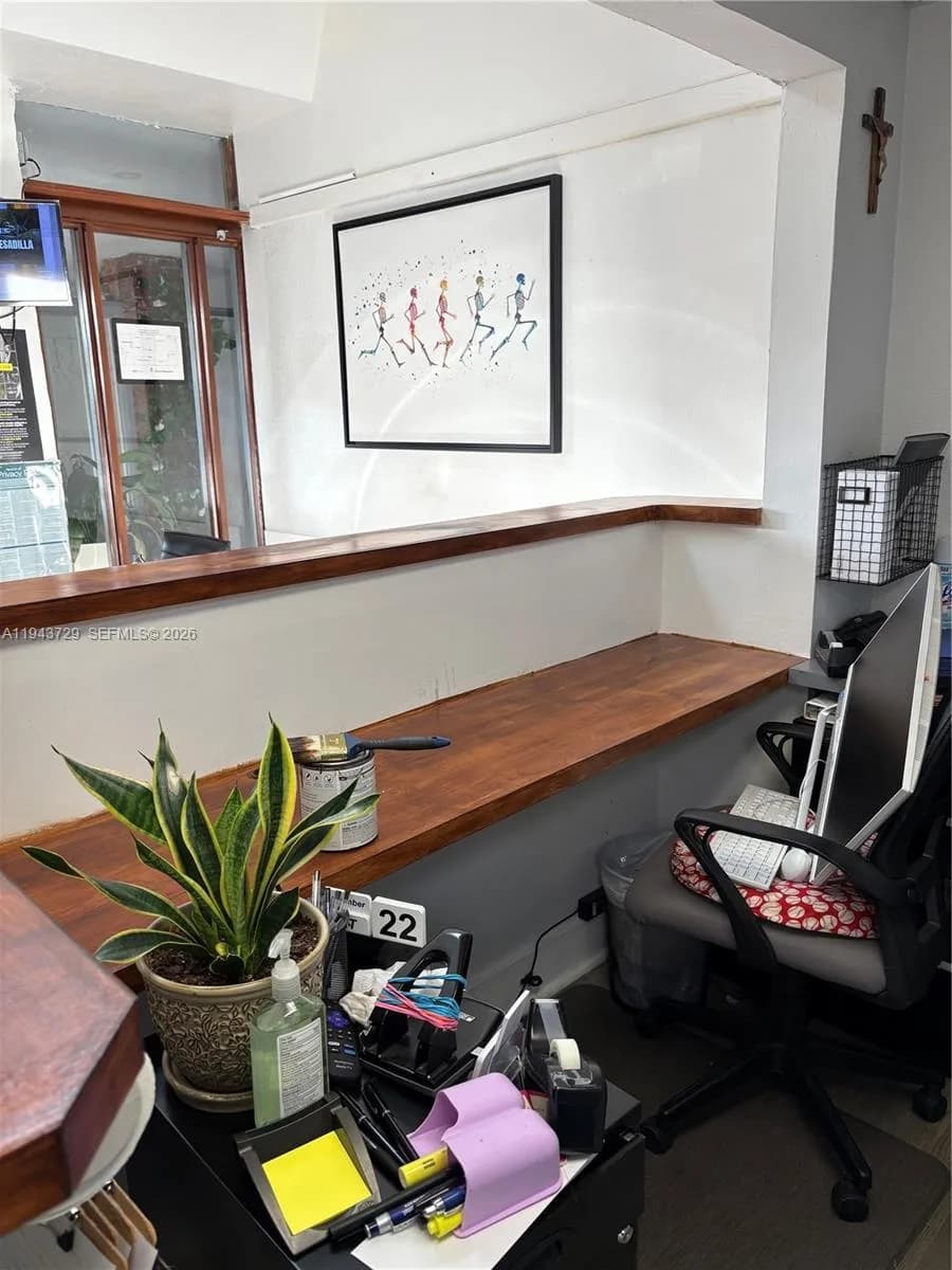 600 E 25th St, Hialeah FL 33013