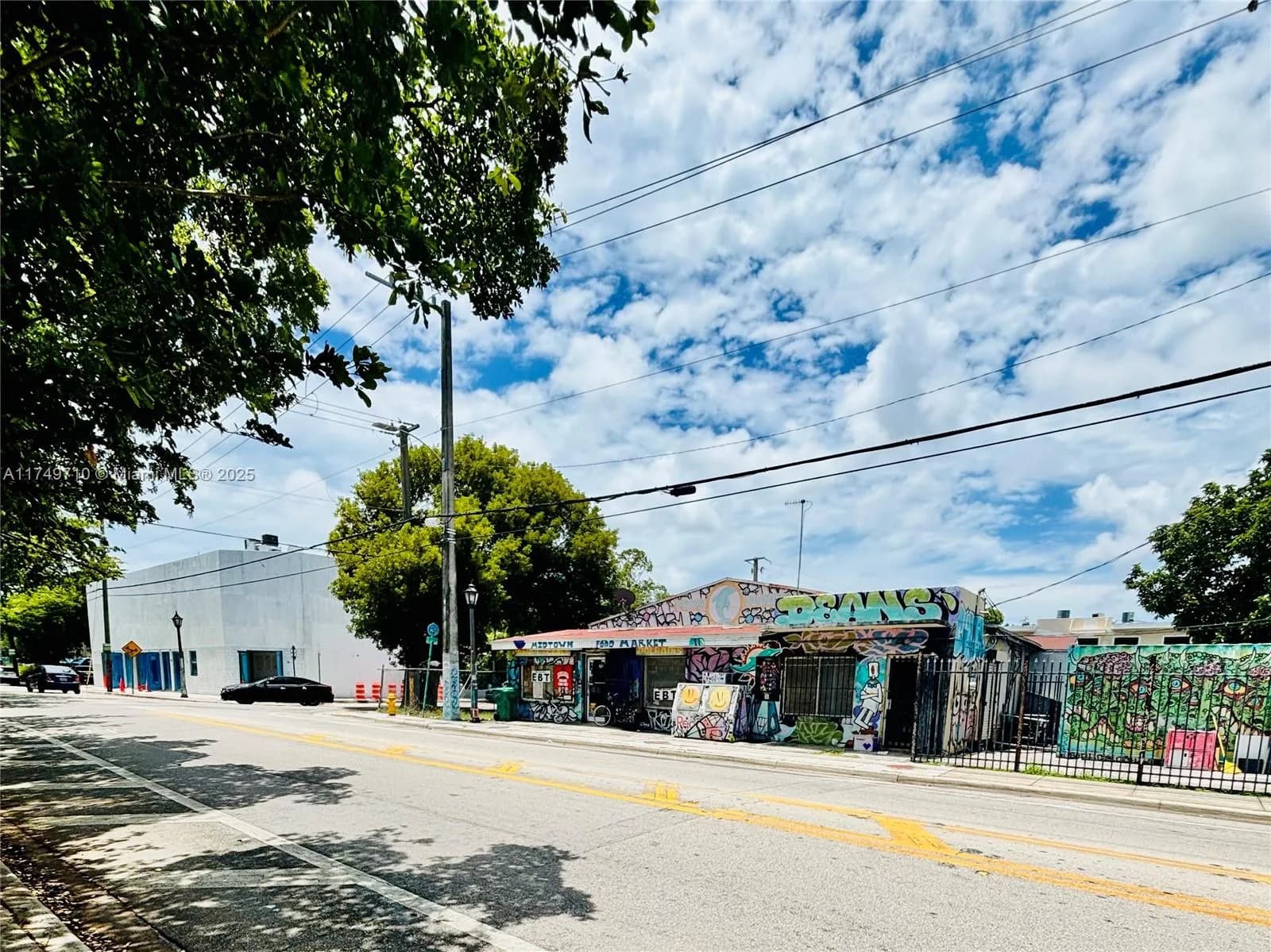 203 NW 35th St, Miami FL 33127
