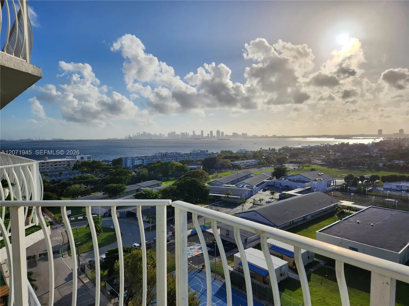 7601 E Treasure Dr # 1501, North Bay Village FL 33141