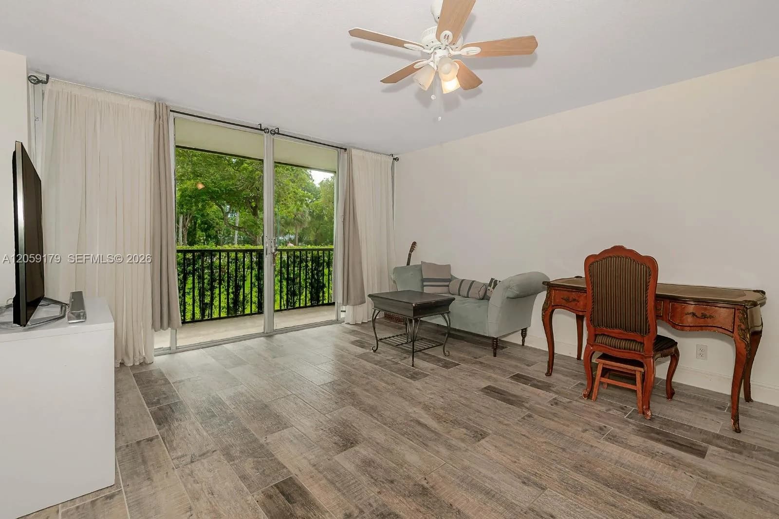 3401 N Country Club Dr # 117, Aventura, FL 33180