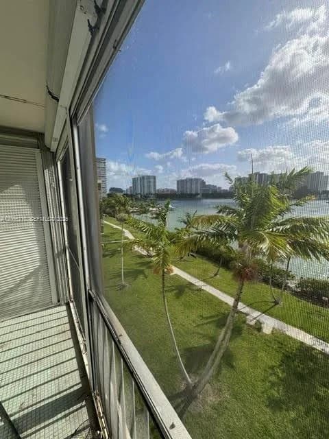 2861 Leonard Dr # F514, Aventura, FL 33160