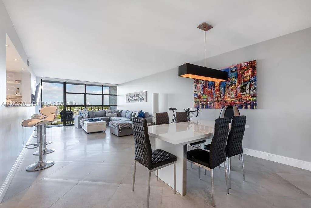600 Parkview Dr # 829, Hallandale Beach FL 33009