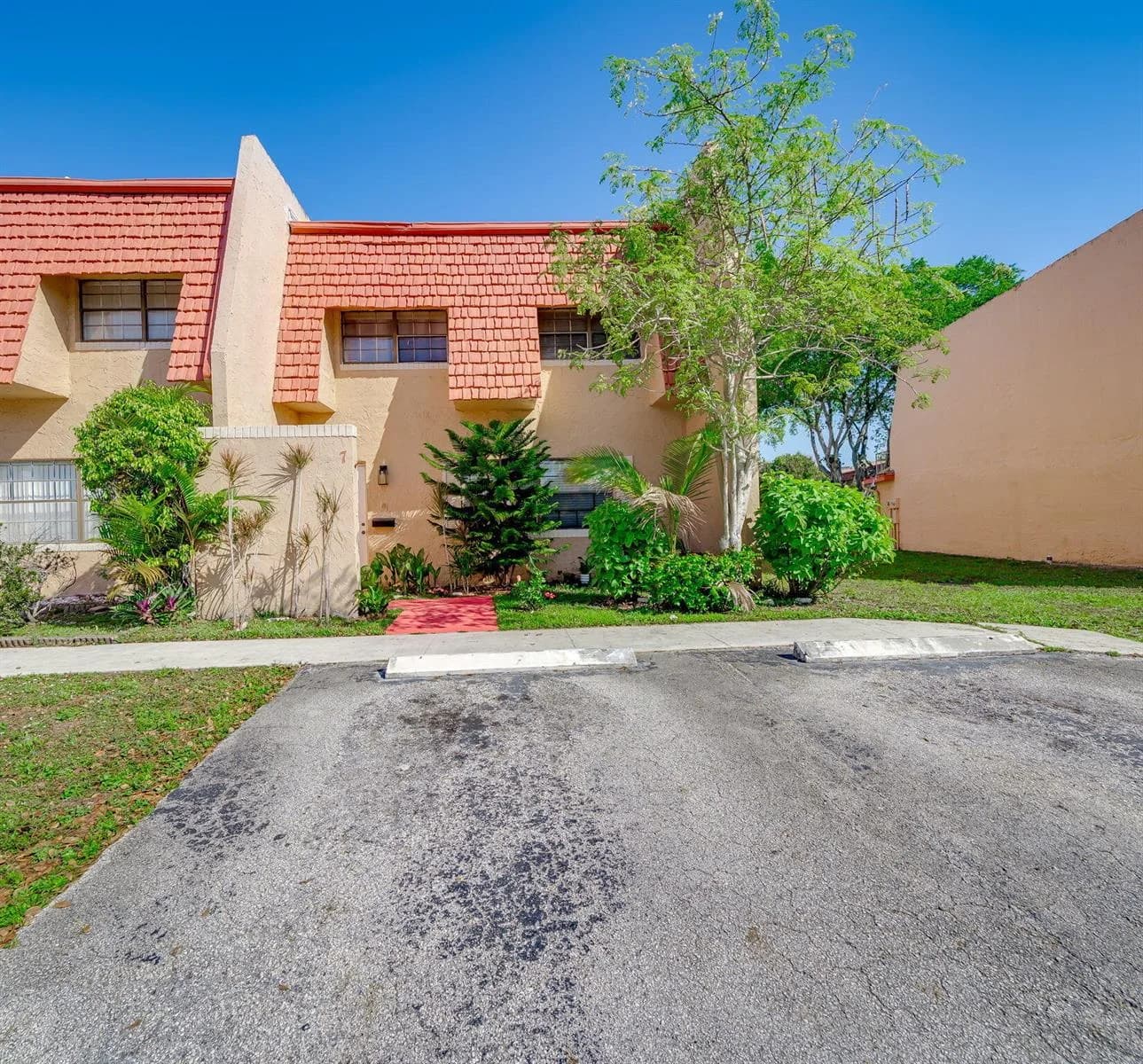 7 Ann Lee Lane, Tamarac FL 33319
