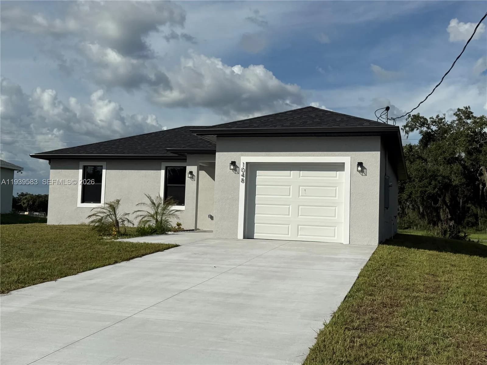 1048 Jay Ct, La Belle FL 33935