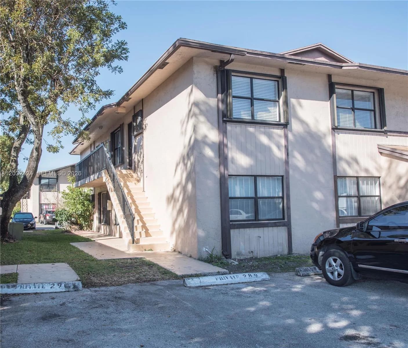 2500 W 67th Pl # 21-26, Hialeah FL 33016