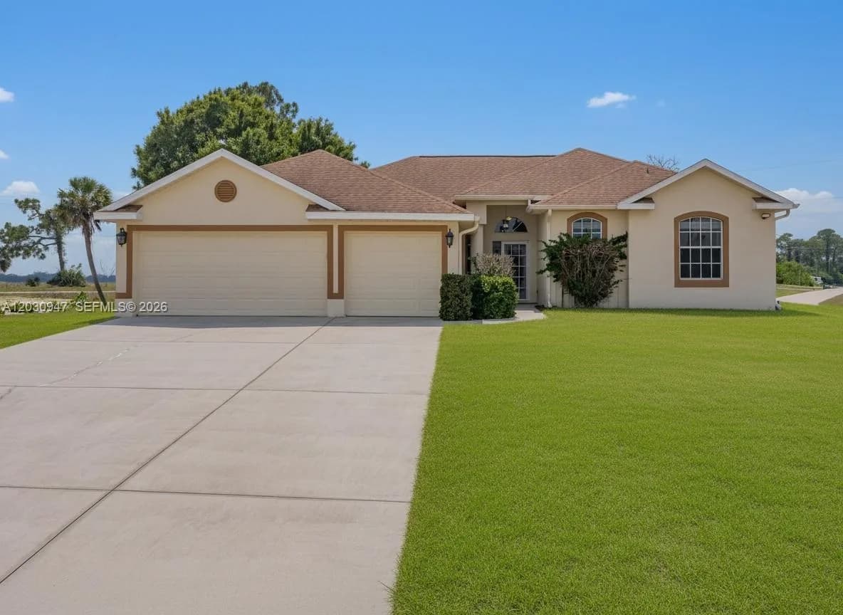 3002 Balsam Court, La Belle FL 33935